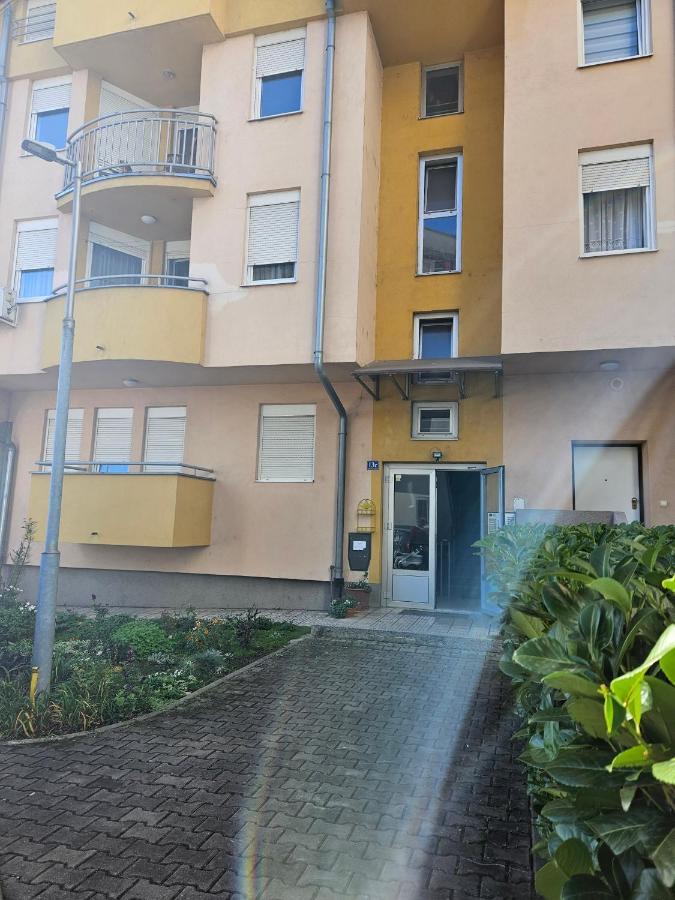 Apartman Lollita بانيا لوكا المظهر الخارجي الصورة